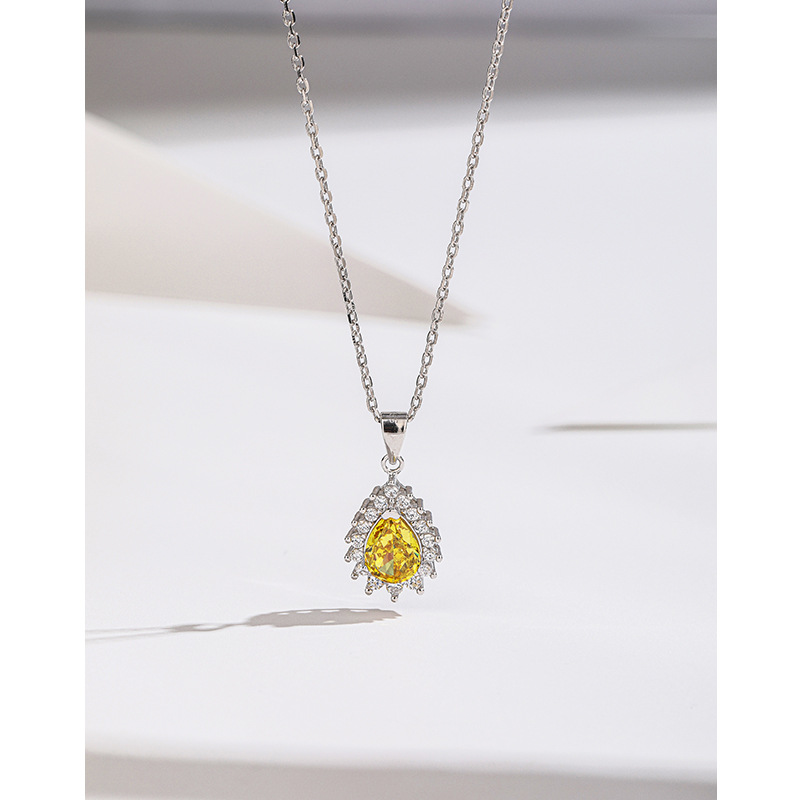 S925 plata esterlina hielo flor corte collar cuadrado para las mujeres Luz de lujo de alto grado temperamento nicho de alto carbono diamante colgante clavícula cadena