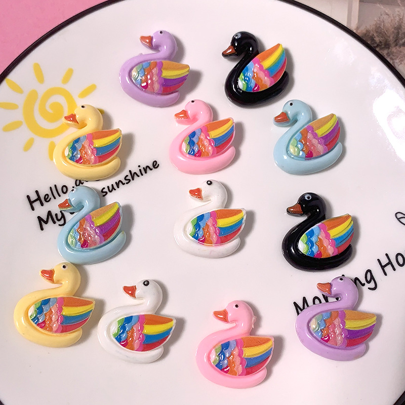 Nuevo colorido cisne diy accesorios de resina crema pegamento para el cabello clips para el cabello teléfono móvil agujero agujero hebilla hecha a mano al por mayor