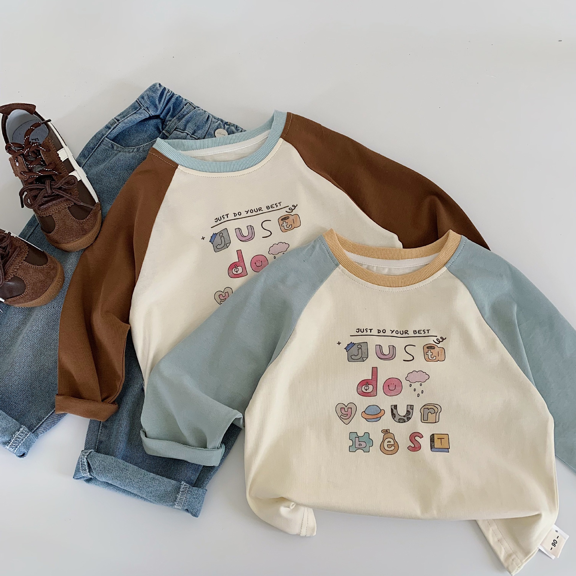 Camiseta para niños Maibao 2025 otoño nuevo estilo para niños y niñas manga raglán de dibujos animados camisa de fondo jersey para bebés marea t