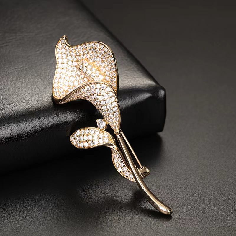 Moda temperamento popular tulipán AAA ZIRCON perla broche de las mujeres de gama alta ropa ramillete todo partido joyería al por mayor