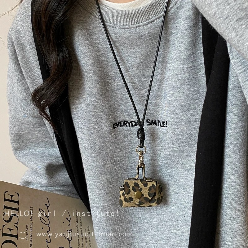 Black rope leopard print coin purse