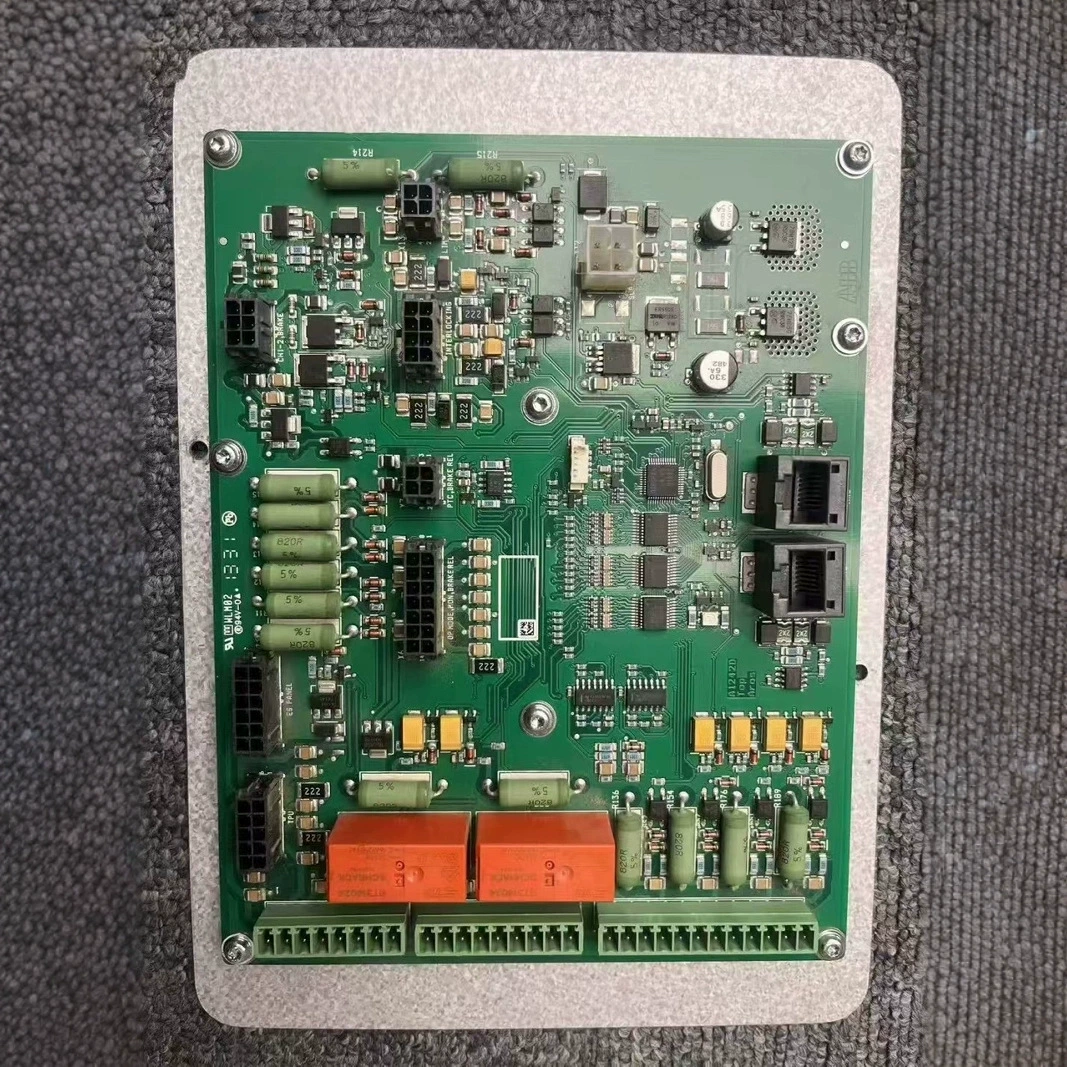 Новинка в наличии: панель безопасности ABB Robot DSQC400 3HAC030162-001. Цена договорная.