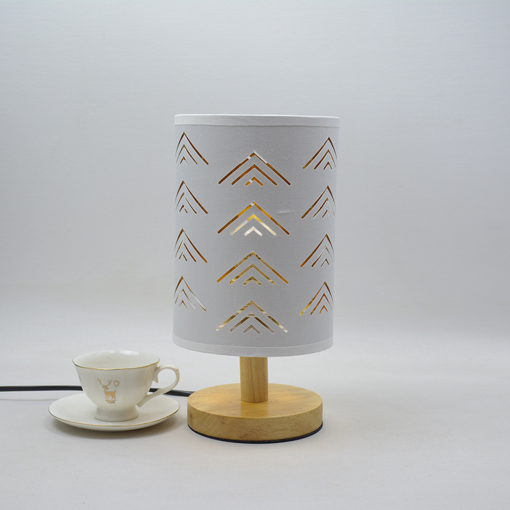 [Xianfan] nueva pantalla hueca lámpara de mesa de madera maciza post-moderno estilo europeo sala de estar comedor dormitorio decoración pequeña lámpara de mesa