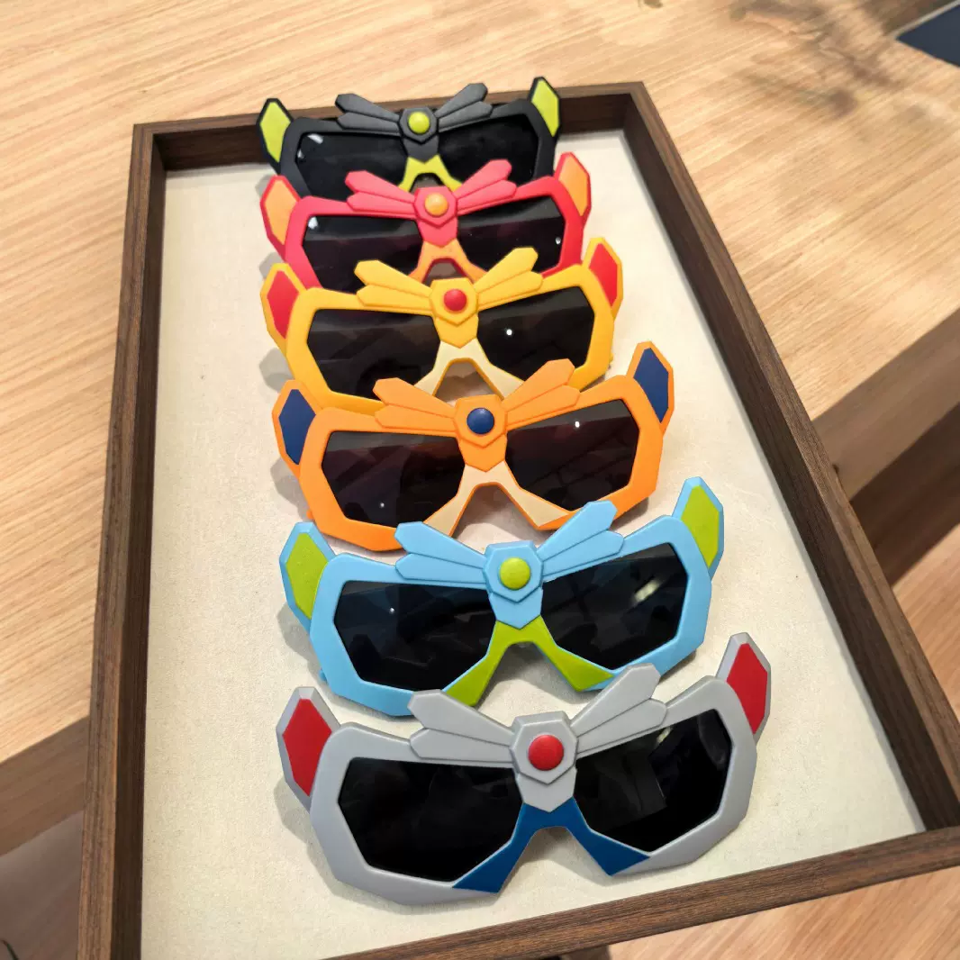 新款街拍潮酷风宝宝太阳镜可爱卡通街拍防紫外线防晒男童机甲墨镜