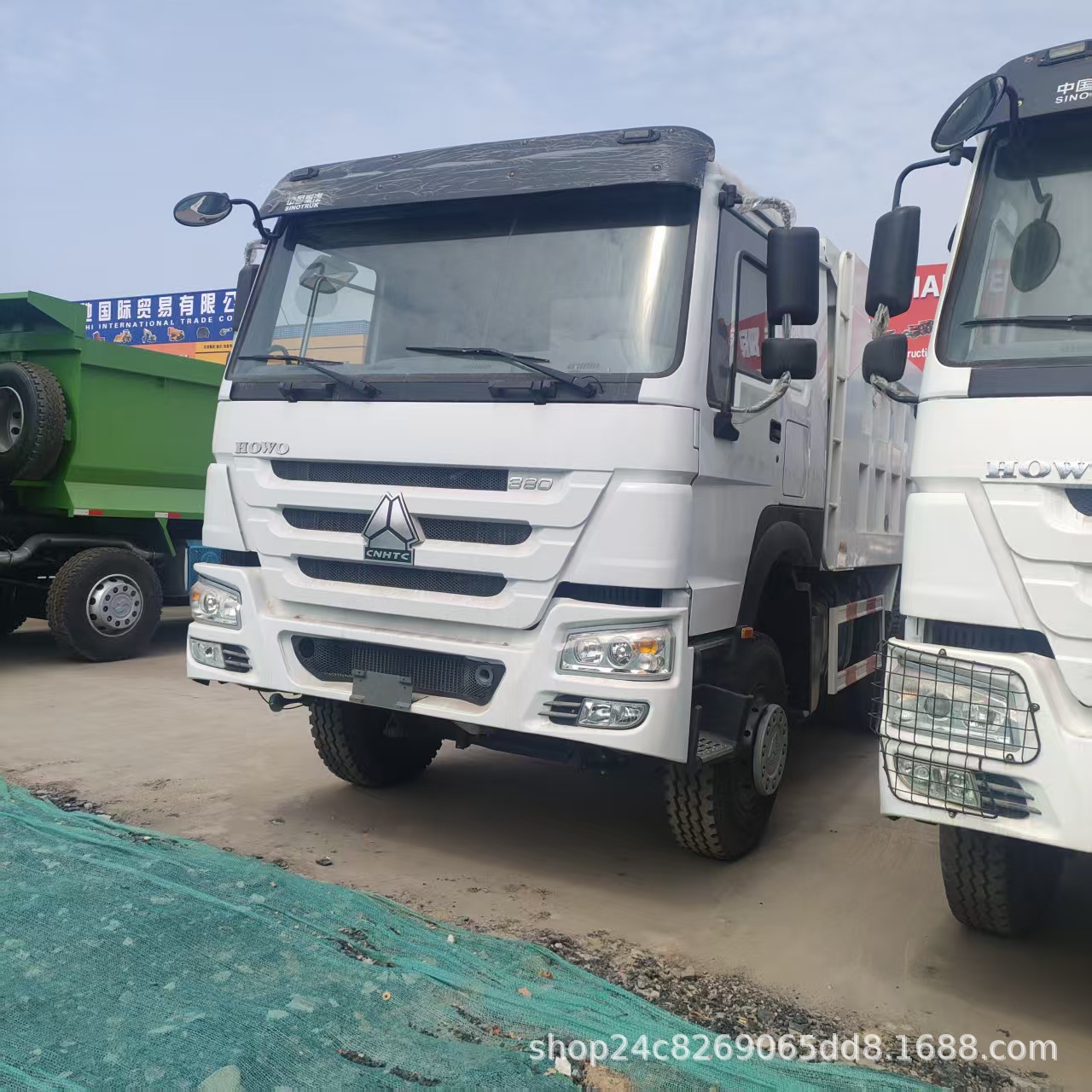 In-Stock Howo Dump Trucks, Engineering Transport Trucks, Heavy-Duty African Self-Loading Trucks for Export
