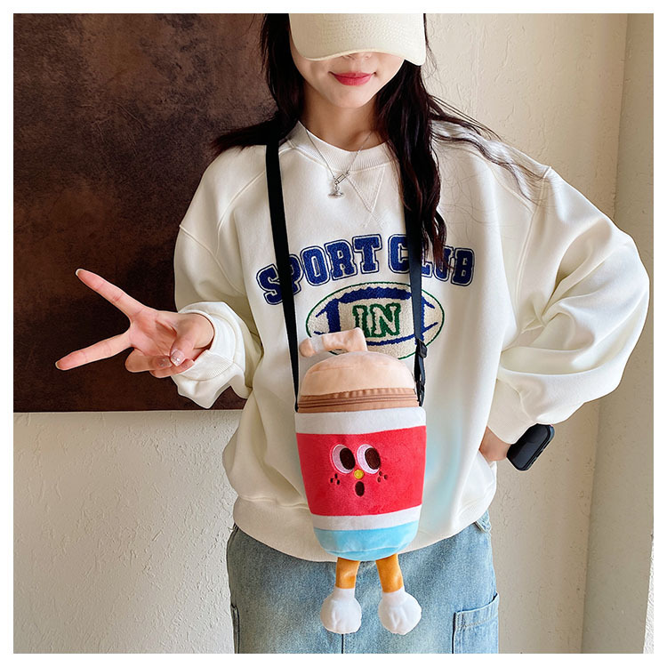 2024 Ny kreativ tecknad pommes frites dockväska för kvinnor plysch bärbar axelväska japansk söt liten väska_voghion.com