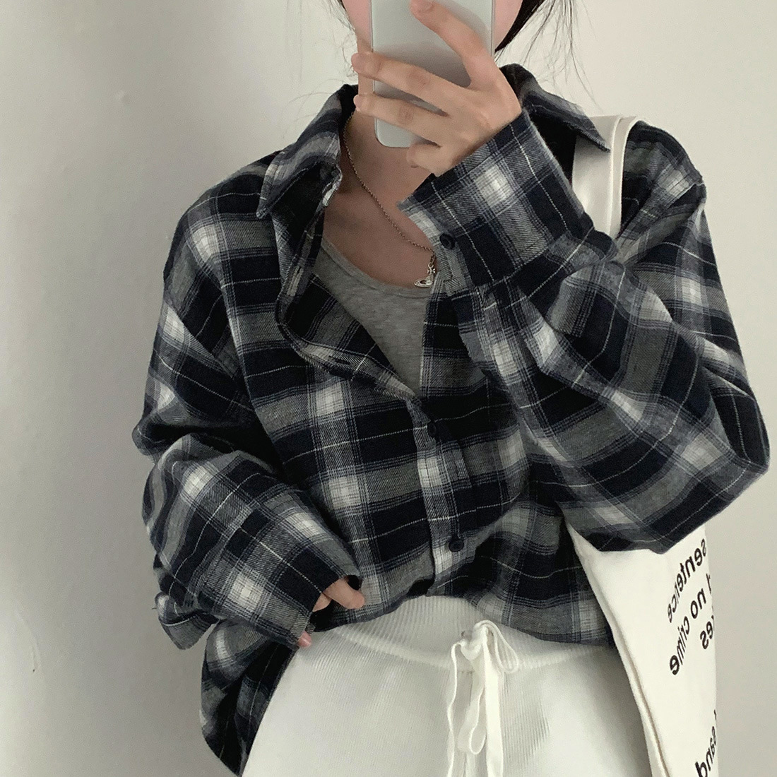 Demi-season long small design shirt