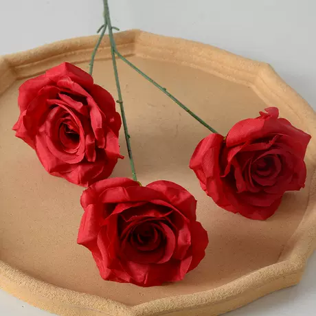 3 head diamond rose deep red