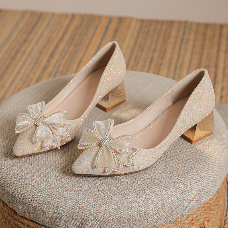 法式尖头时尚高跟鞋女春秋季新款粗跟浅口水钻蝴蝶结气质百搭单鞋