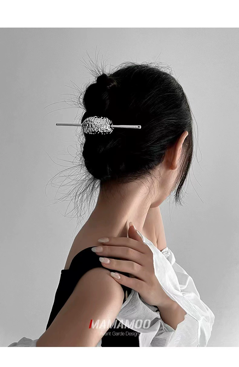 Small design hair accessory with tassels, ponytail, European style, 2022 collection
