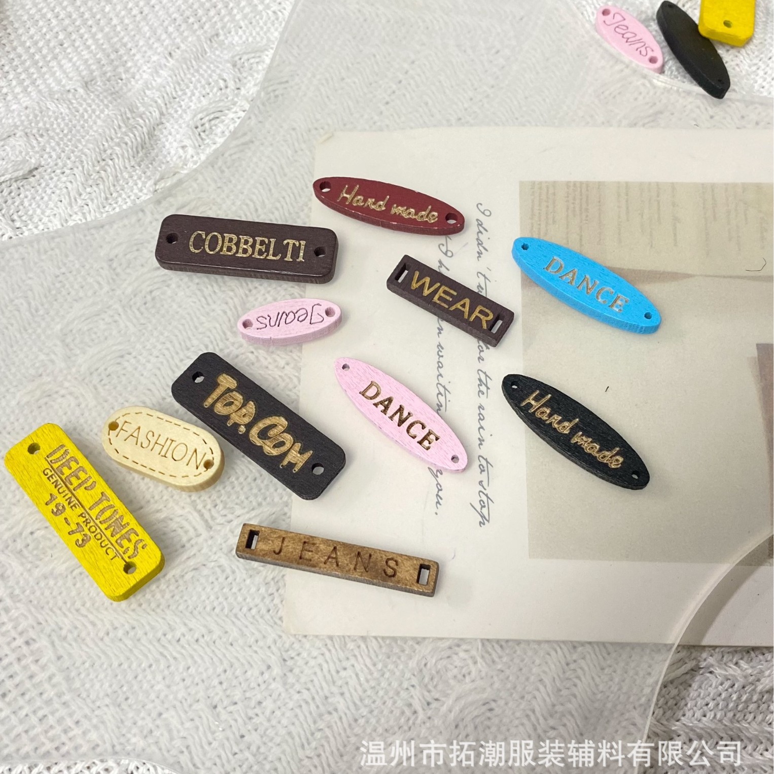 厂家直销Handmade木质打标标牌扣子服装帽子标签装饰扣木头纽扣