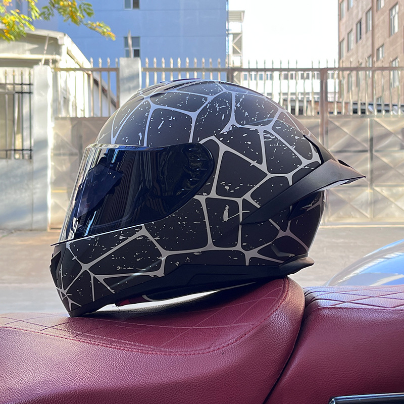 Casco de motocicleta Orz para hombres y mujeres, casco integral de verano con gran alerón trasero para todas las estaciones, certificado por DOT, transfronterizo.