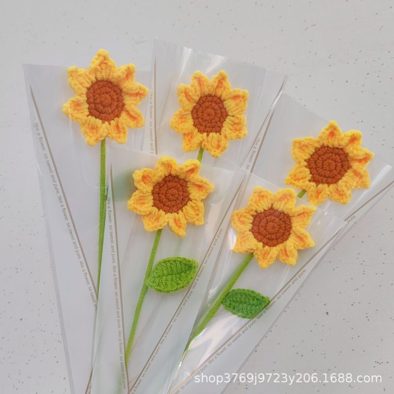 完成品の純粋な手作りのかぎ針編みの小さいヒマワリの花束の祝日の贈り物は花の永遠の花の置物の卸売りをシミュレーションします。|undefined