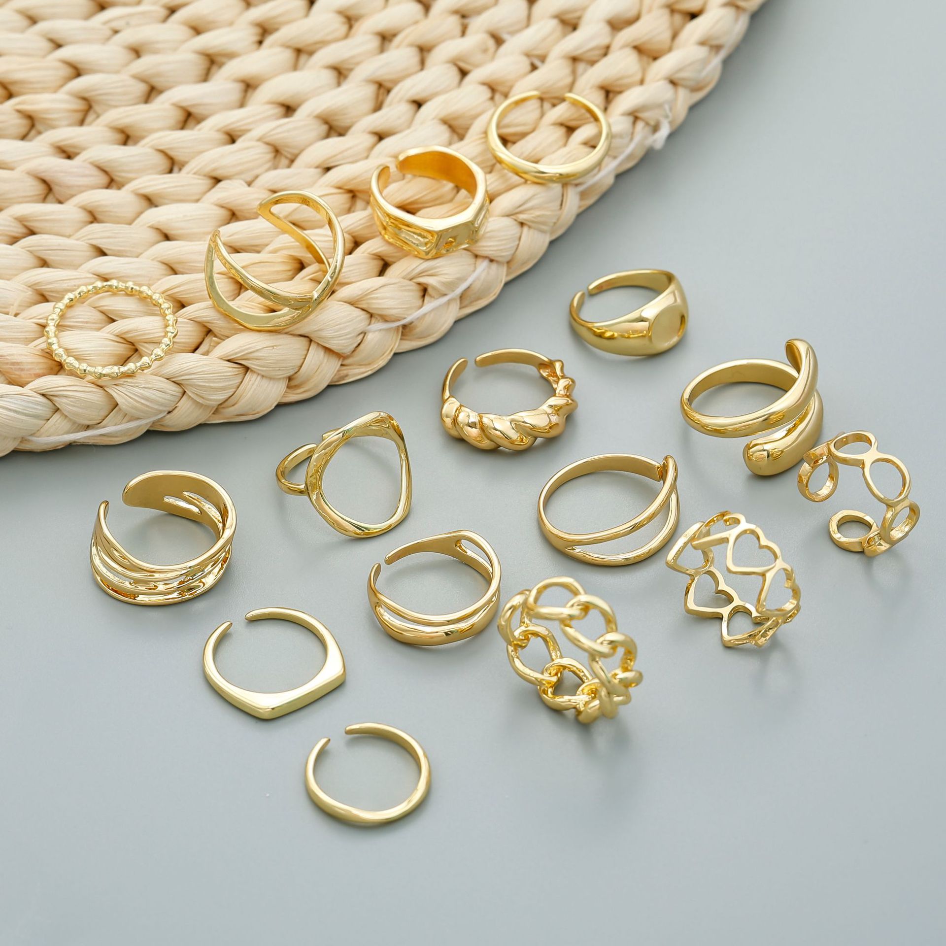 Estilo de lujo ligero europeo y americano transfronterizo, diseño de amor para damas, anillo abierto, diseño de nicho personalizado, joyería de anillo geométrico