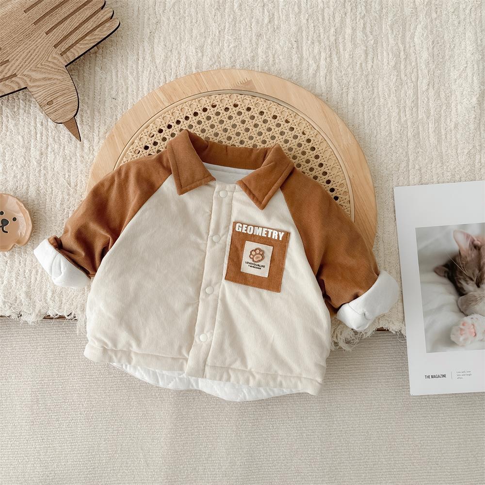 Bebé coreano al aire libre estilo coreano costura chaqueta de contraste ropa de invierno ropa de salida ropa de algodón cálido acolchado para bebés hombres