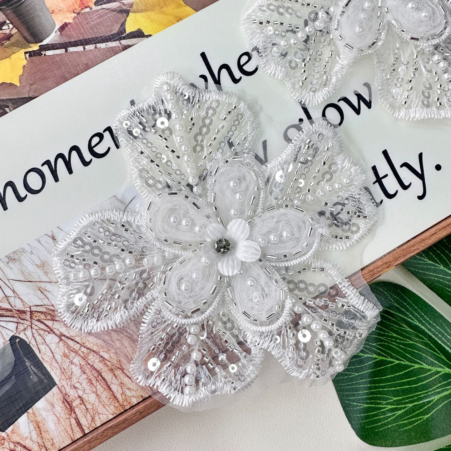 tela de tela de malla exquisita doble capa de encaje blanco parche de flores hecha a mano accesorios de joyería DIY accesorios de ropa accesorios de decoración
