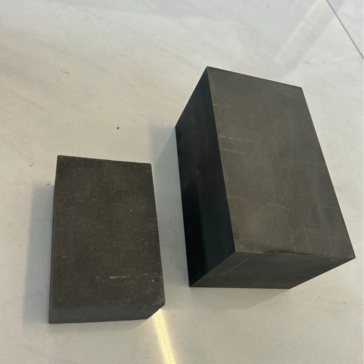 Графитовые блоки высокой чистоты различных размеров, высокой плотности, высокой термостойкости и износостойкости, напрямую от производителя.