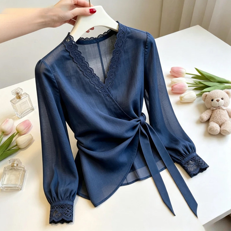 French-style V-neck lace-trimmed tie-up long-sleeve chiffon blouse for women, 2026 autumn new trendy waist-cinching slimming shirt