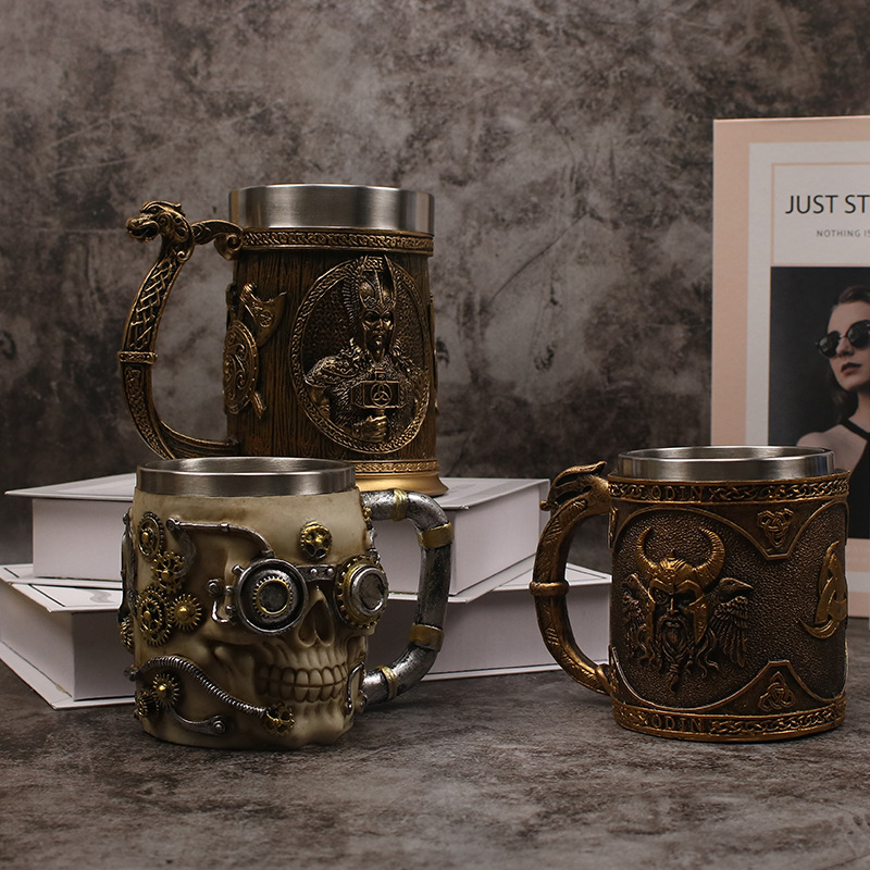Taza de cerveza en relieve de acero inoxidable de resina creativa americana Taza de calavera punk de personalidad retro