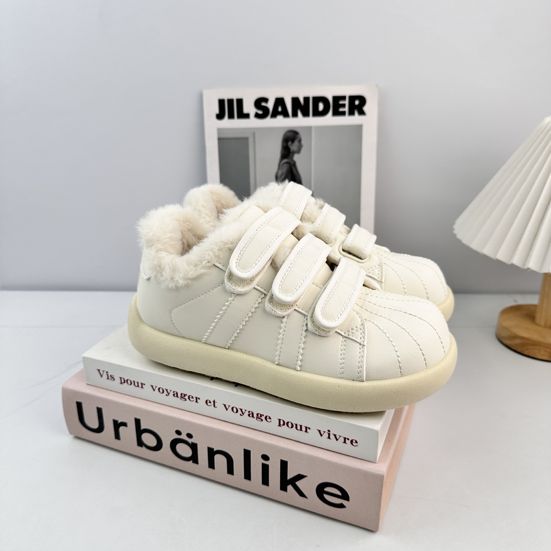 Yuanbo 2025 zapatos de invierno de mujer con zapatos de lana cálida de algodón de nicho zapatos de lana para mostrar los pies pequeños zapatos de entrenamiento para el cabello
