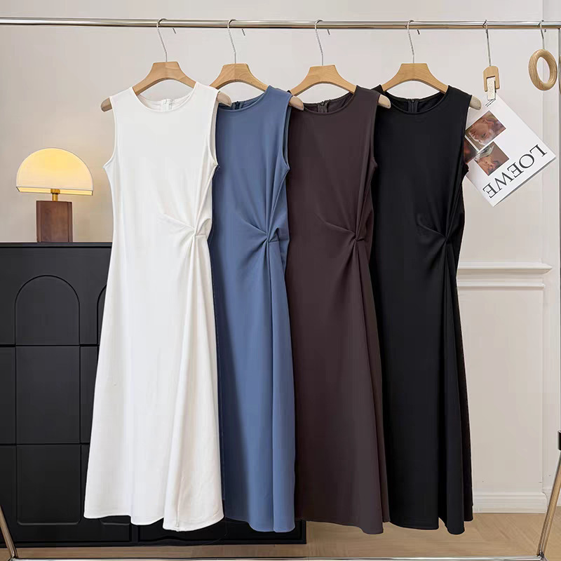 Nordic Niche! Asymmetrical Twist Waist-Cinching Slim-Fit Elegant Mid-Length Round-Neck Sleeveless Dress for Women in Summer Nordic Niche! Asymmetrical Twist Waist-Cinching Slim-Fit Elegant Mid-Length Round-Neck Sleeveless Dress for Women in Summer