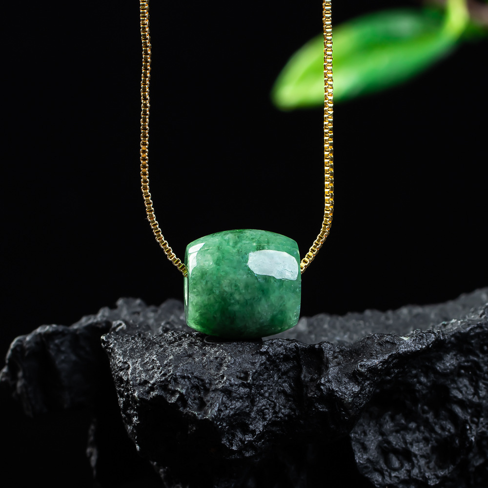 Authentic Grade A jadeite, full green color, exquisite jade jewelry pendant, factory wholesale, live streaming supply.