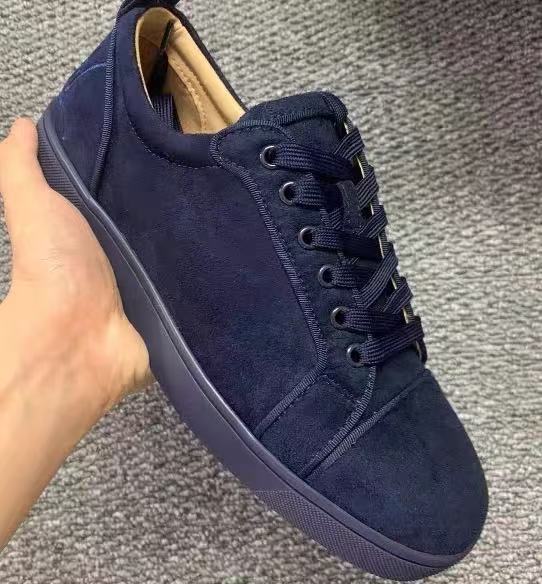 Nuevos zapatos de hombre bordados eléctricos de gamuz negro de correa baja tendencia de zapatos deportivos casuales de suela suave transpirable universal
