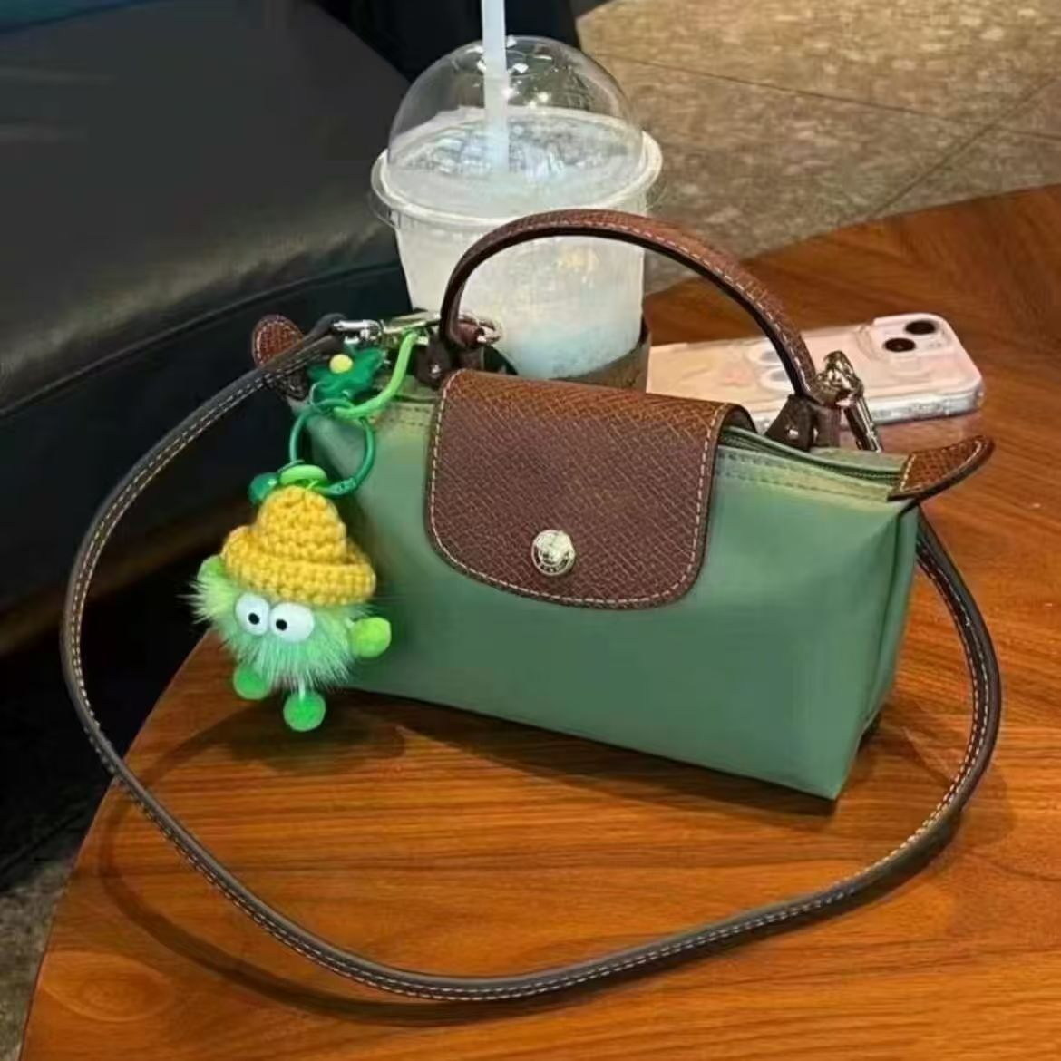 클래식 모스 그린