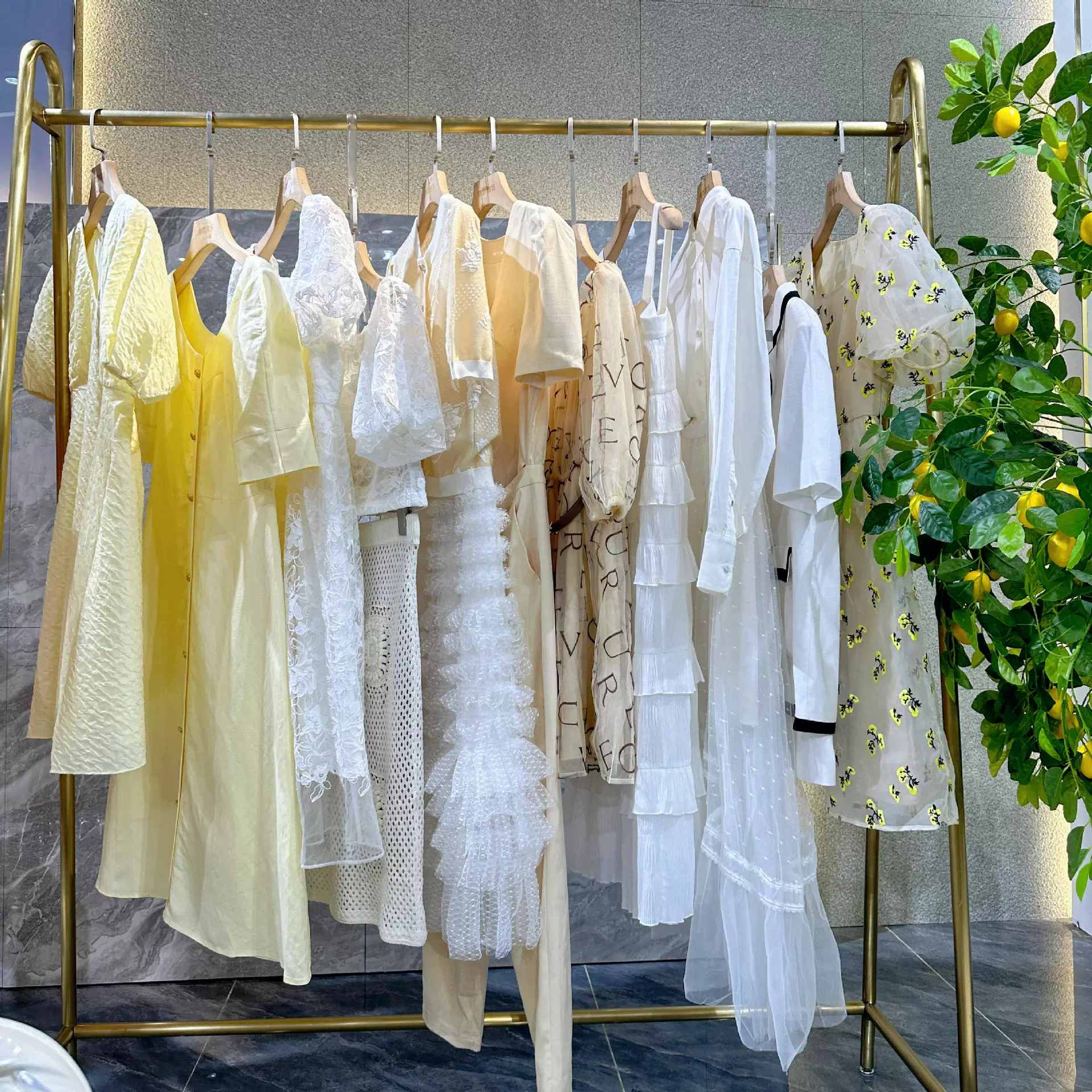 Shenzhen Nanyuan Платье Женские Хвостовые Оптовые Обложки