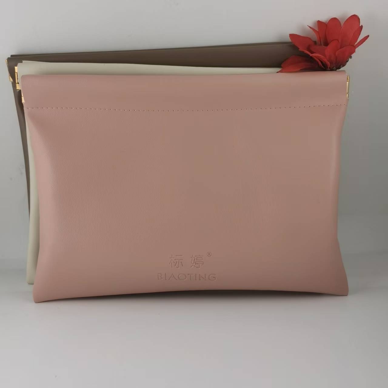 简约自动闭合弹片包迷你pu耳机音响收纳袋零钱口红腮红化妆通用包