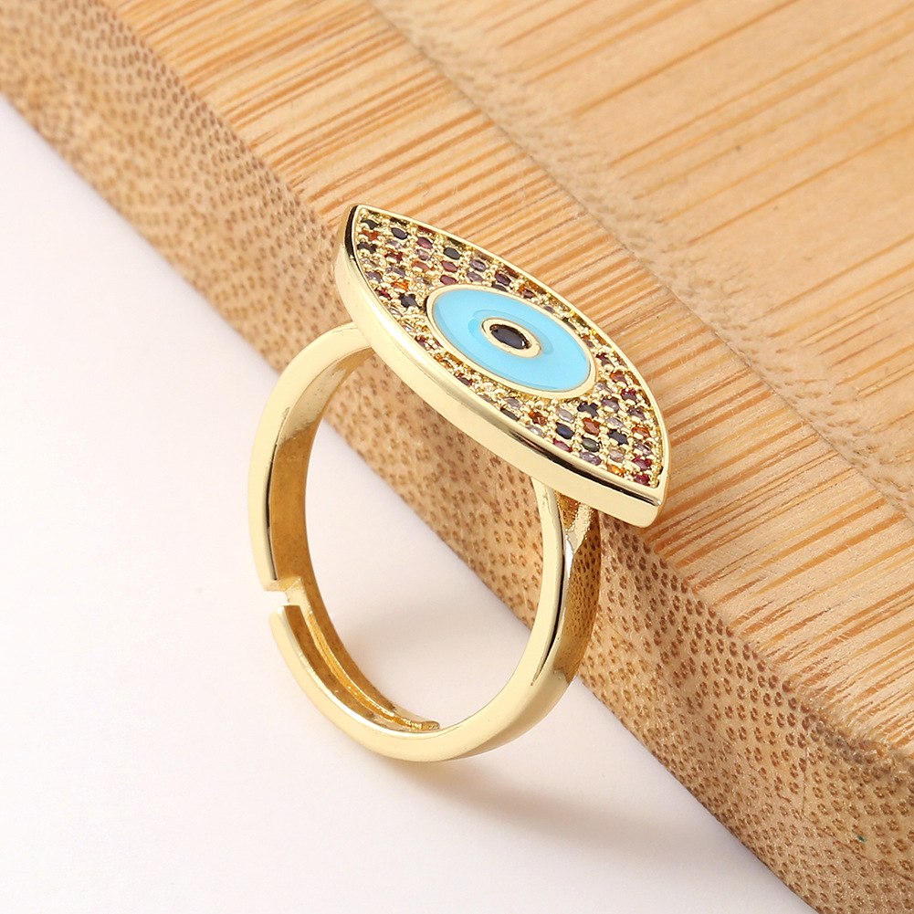 Fashion Diamond-encrusted Copper-plated 18k Gold Colored Zircon Evil Eye Ring display picture 2