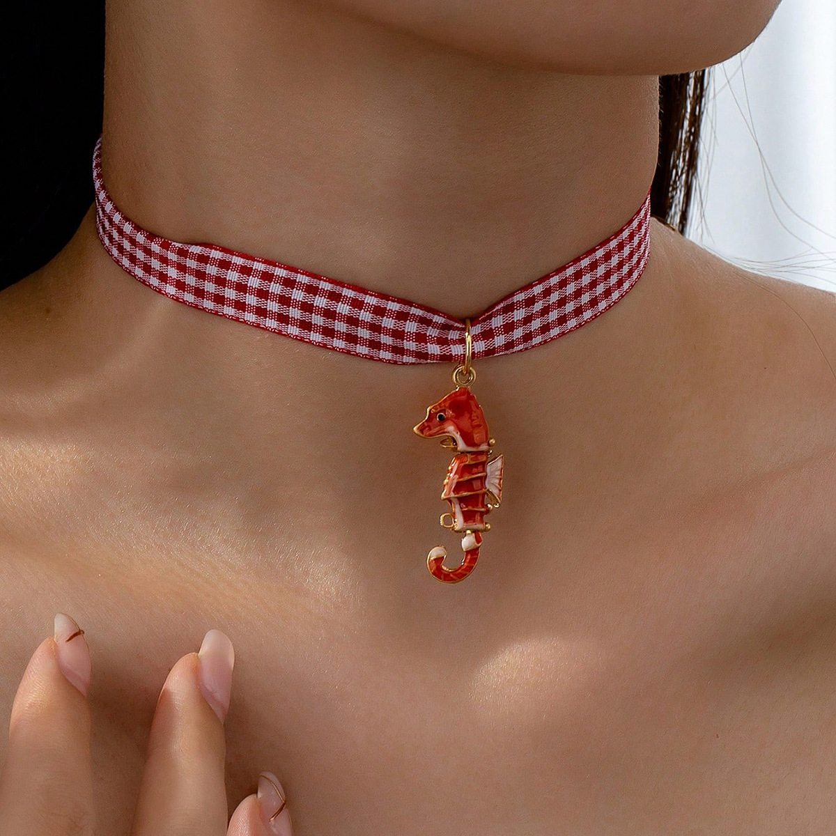 Hippocampus Fish Cute Alloy Cloth Pendant Necklace Wholesale display picture 1