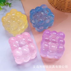 小紅書と同じスタイルの麦芽糖減圧おもちゃが売れています、同じスタイルの超薄型キューブ麦芽糖ピンチ