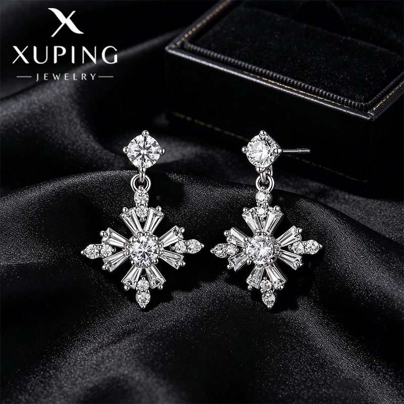 Xuping estilo simple incrustado de joyas artificiales copo de nieve aretes de brillo aleación de cobre temperamento elegante orejas al por mayor mujeres