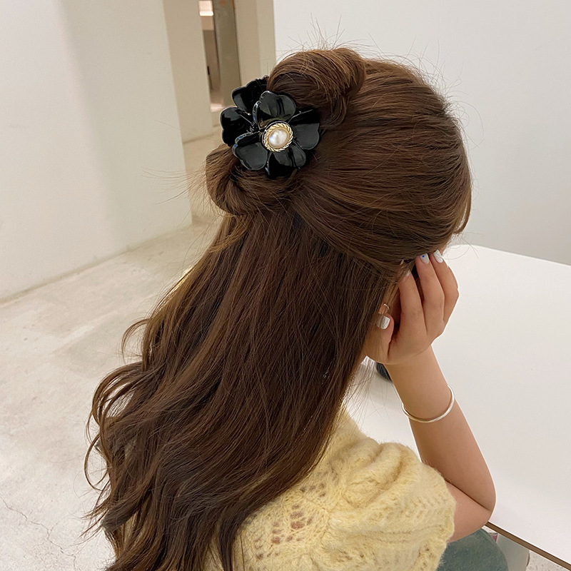 Sweet Flower Imitation Pearl Resin Stripe Hair Claws 1 Piece display picture 2