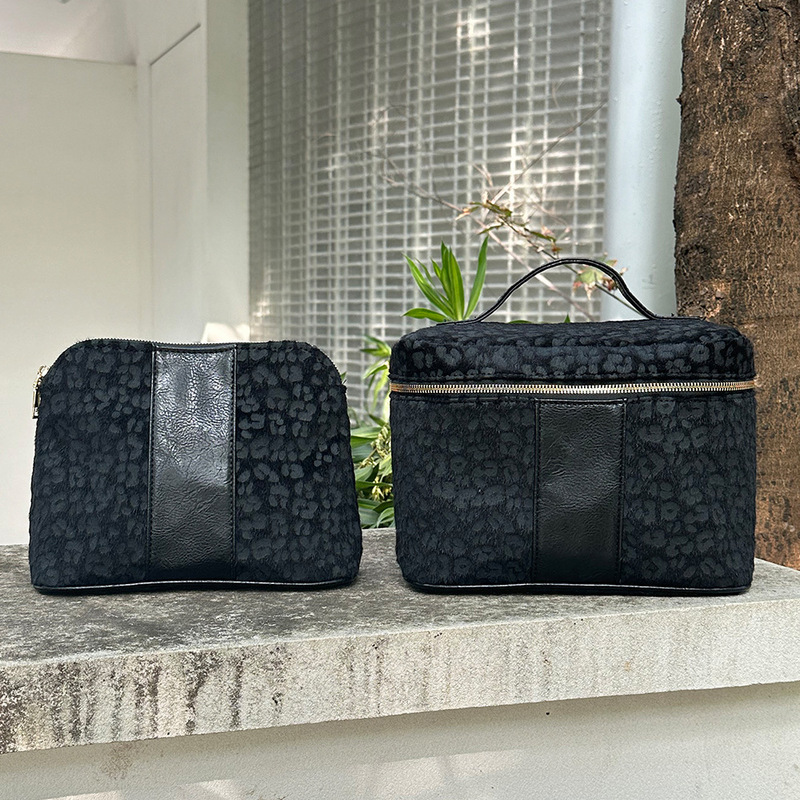 Large-Capacity Cosmetic Bag 2025 New Leopard Print Toiletry Bag Weekend Travel Storage Box Pu Spliced Plush Cosmetic Bag Large-Capacity Cosmetic Bag 2025 New Leopard Print Toiletry Bag Weekend Travel Storage Box Pu Spliced Plush Cosmetic Bag