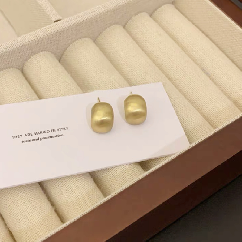Matte earrings