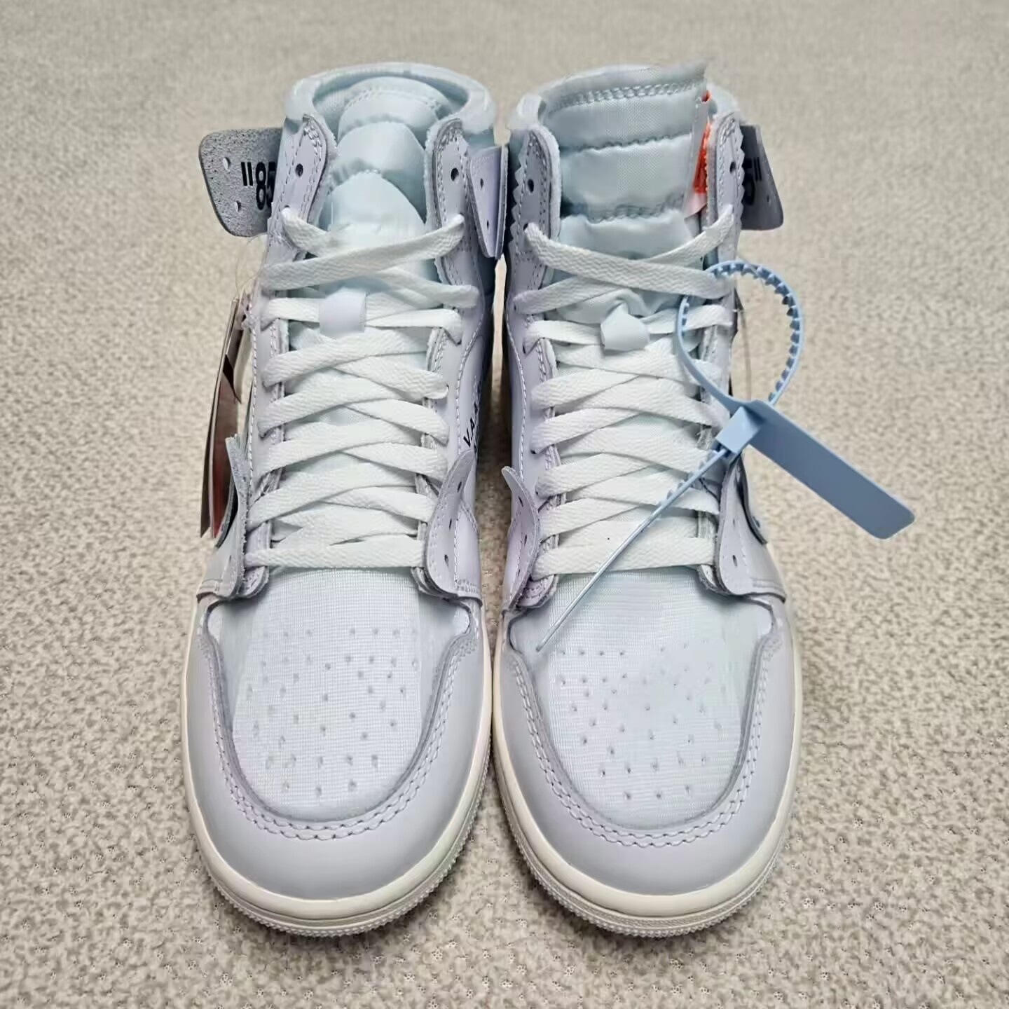 High-quality OFF WHITE co-branded AJ1 high-top deconstructed sports casual sneakers in white, blue, and Chicago blue