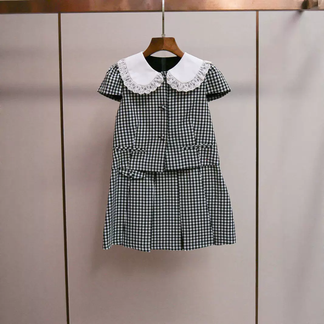 深圳南油高端女装夏季新款减龄蕾丝边娃娃领上衣+半身裙格子套装