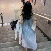 蓝色珍珠吊带抹胸连衣裙女夏季2024新款韩版宽松温柔风中长款裙
