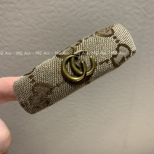 Small Red Calligraphy Style Retro G Sponge Hair Clip for Women, Bangs Clip, Retro Printed Hair Clip for Fashion and Elegance