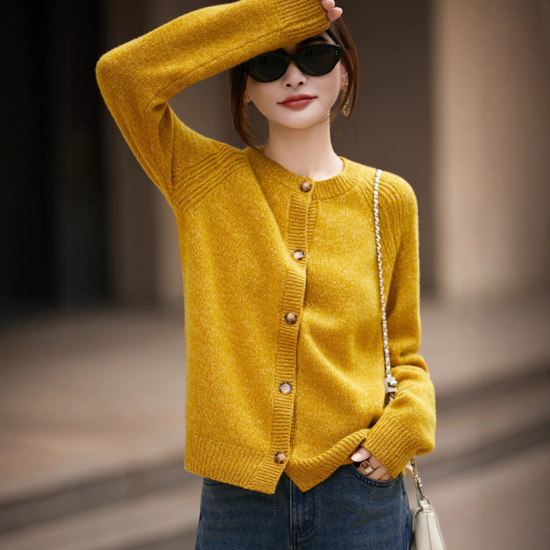 Thickened All-Wool Floral Yarn Cardigan for Women, Unique Texture Round Neck Knitted Jacket, Warm Outer Sweater for Autumn and Winter Thickened All-Wool Floral Yarn Cardigan for Women, Unique Texture Round Neck Knitted Jacket, Warm Outer Sweater for Autumn and Winter