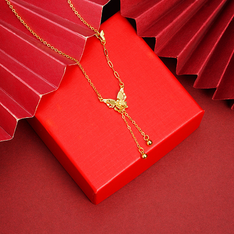 Nuevo estilo chino antiguo collar de oro retrógrado hueco bordillo mariposa cadena de clavícula diseñada para mujeres no se desvanecerá joyas