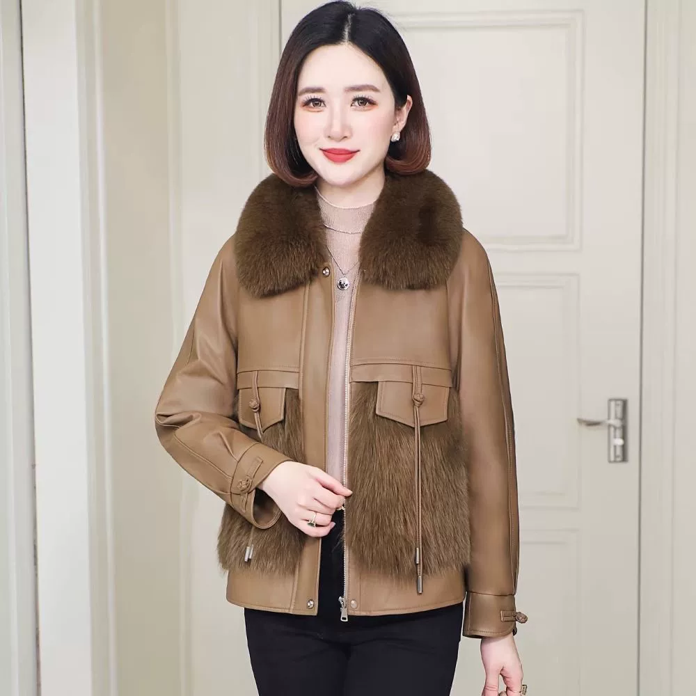 Demi-season lightweight short jacket with down