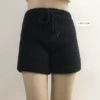 Shorts [temperament black]
