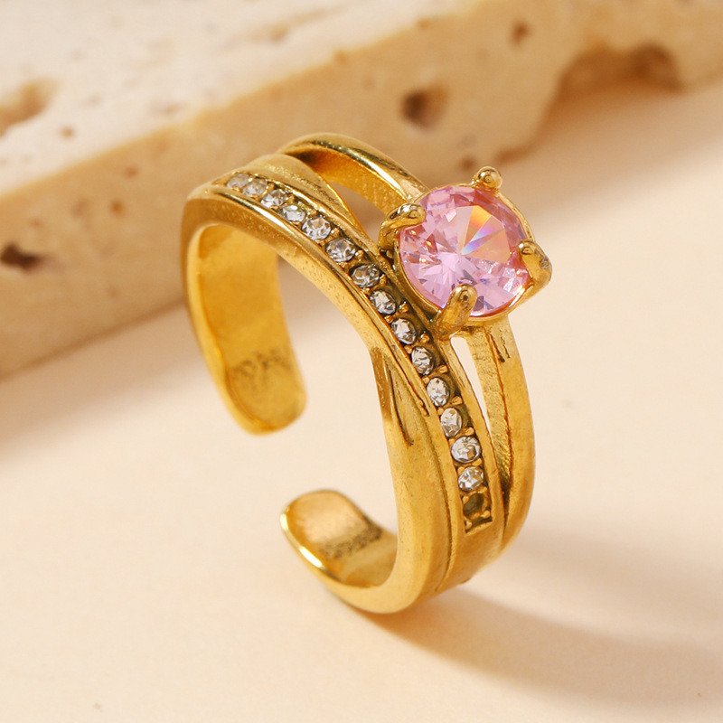 With zircon, fuchsia, micro incrustation