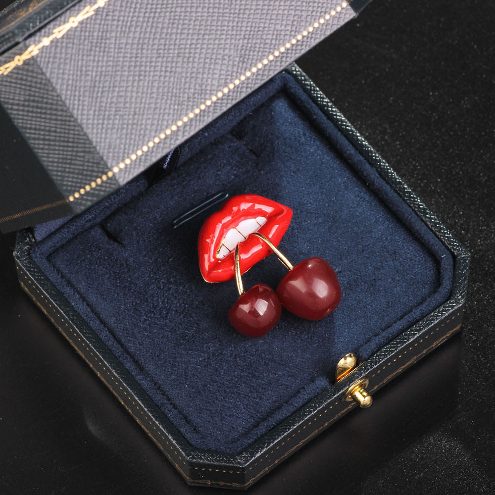 12g Weight Brooches Classification Retro Pin Lips Cherry Metal Plating Women's Brooches