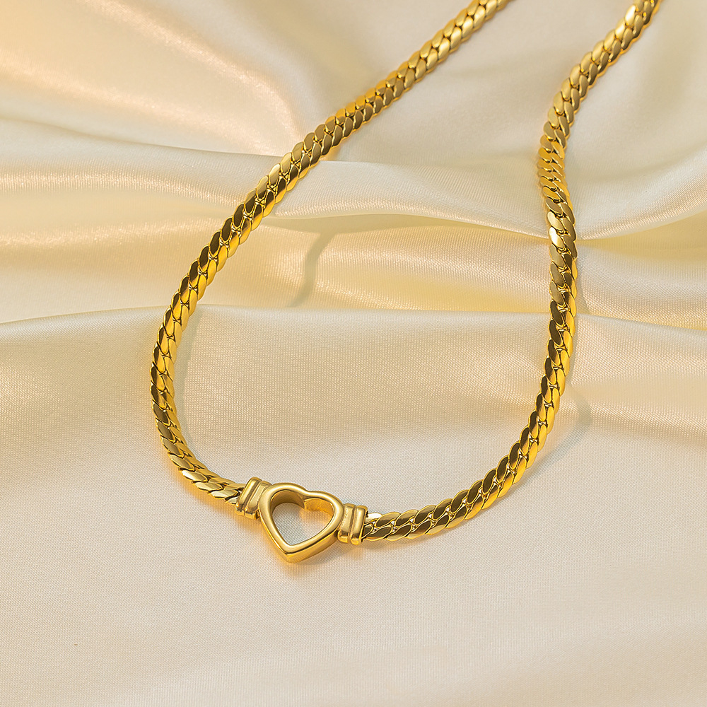 Brand bracelet heart shaped stainless steel