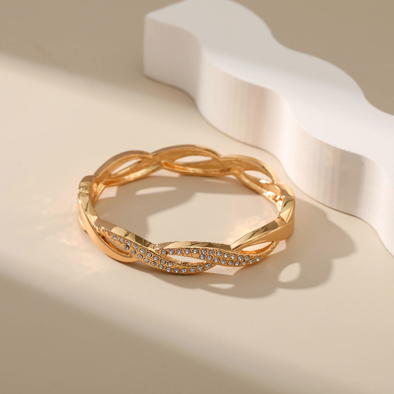 2021 new braided twist openwork spring open bracelet diamond light luxury bracelet women