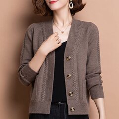 针织衫女春秋季新款中年妈妈装针织开衫宽松大码外套短款针织毛衣